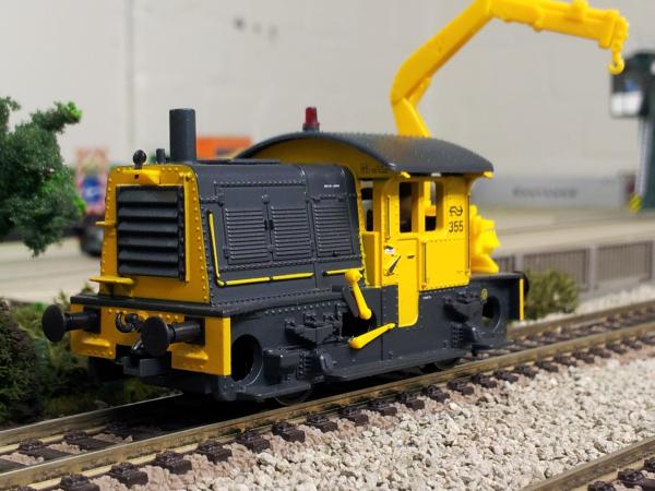001 (46K)
